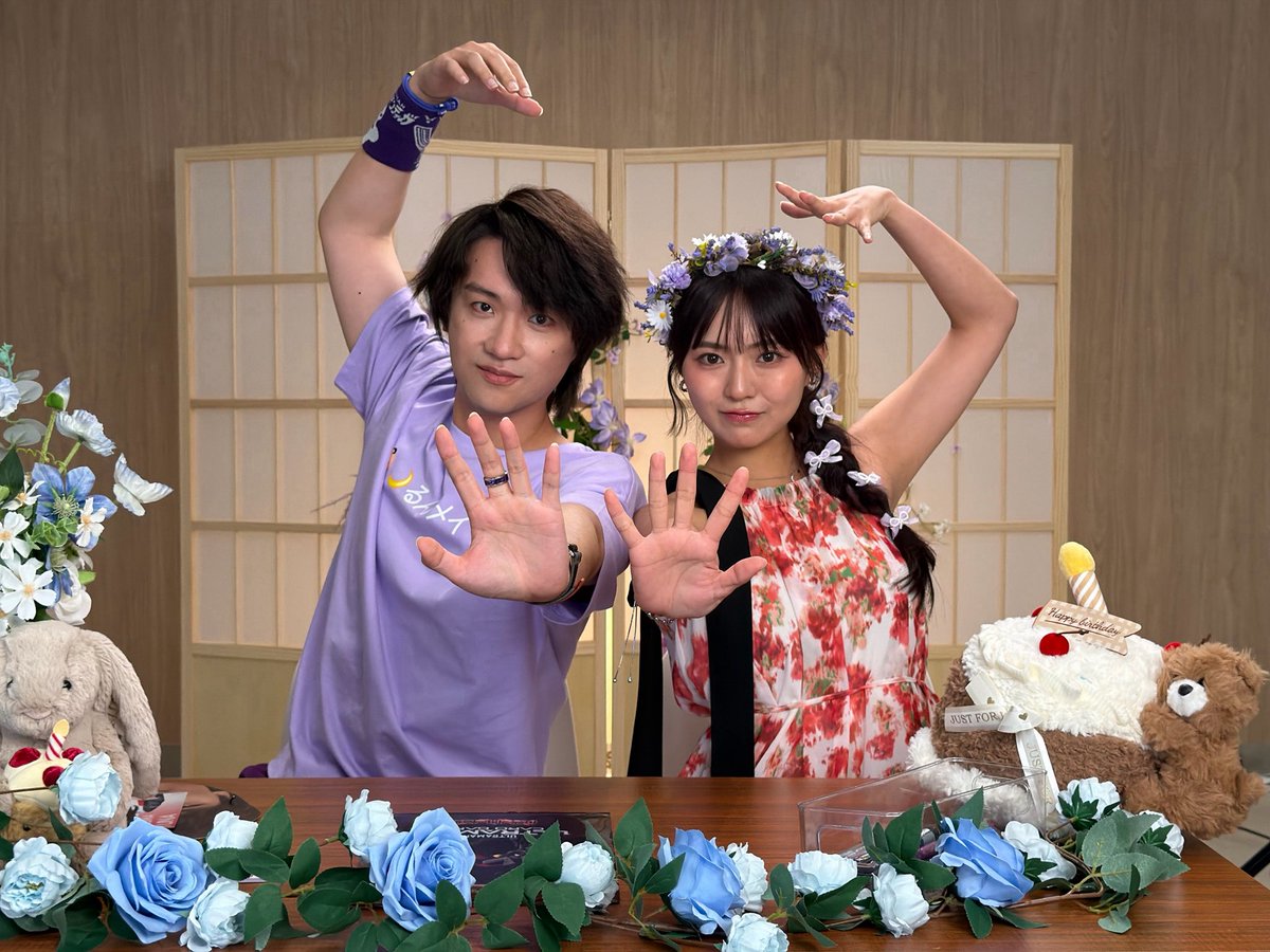 aliang_ultra's tweet photo. 24歳との初対面は上海の一日店長イベントです。
今回みんなで祝花や各種祝福企画を用意しました。
24歳最初の日を迎えるるんちゃんが、一年中笑顔でいられますように。
お誕生日おめでとう、るんちゃん！良い旅を！

#豊田ルナ
#おいでよるんちゃん
#るんちゃんはぴば https://t.co/LbN4oSNvDq