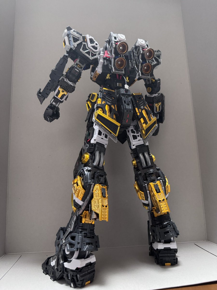 zips_tmr's tweet photo. 今週の模活 PGUνガンダム
内部フレーム完成しました!!
このまま飾っても良いくらい格好いい(*´ω`*)
所々見えるリード線と膝裏のメッシュに見えるパイプが良い感じです👍 https://t.co/7cgADUhGof