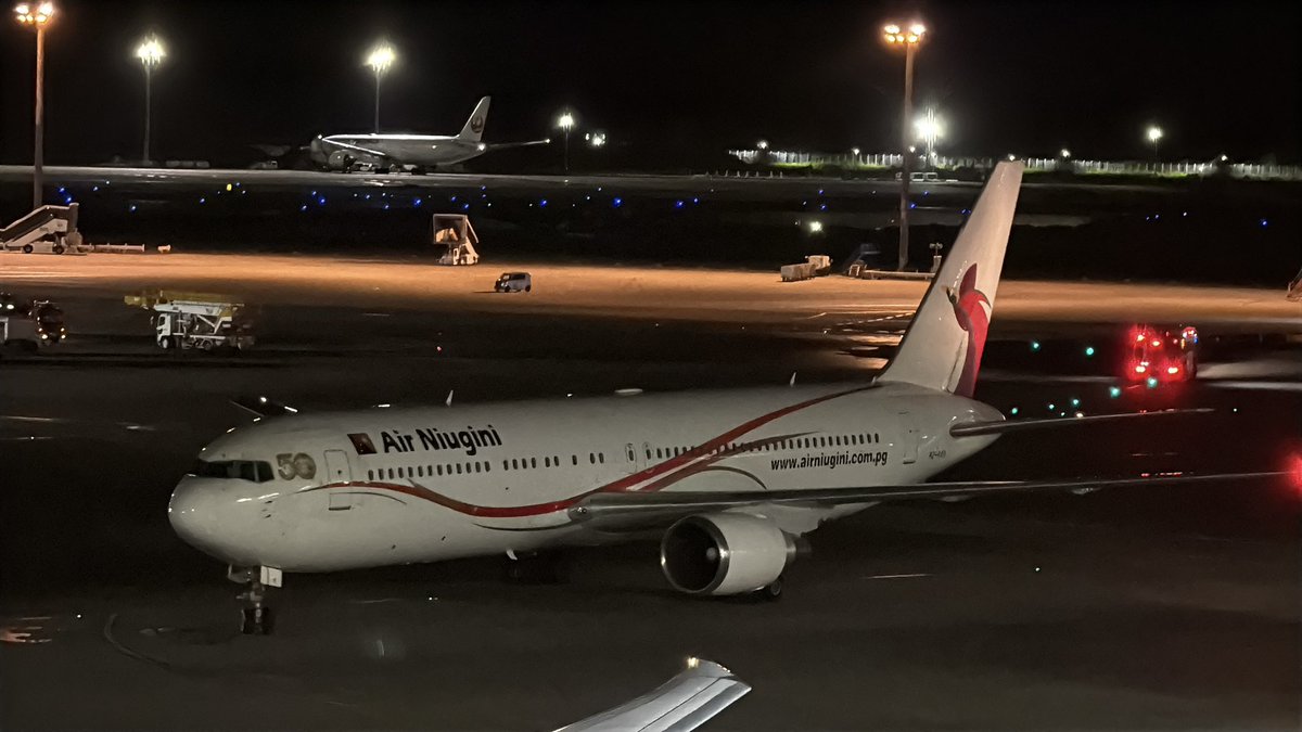matryoshika01's tweet photo. ニューギニア航空のB767-300ER！
成田空港に就航おめでとう！！

今日からポートモレスビー🇵🇬行ってきます。 https://t.co/hvdFsaECO6