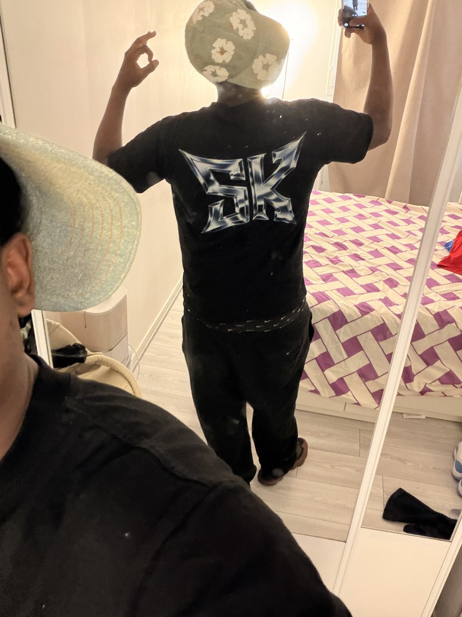 SkammTLP10's tweet photo. My brand is dropping these tshirts soon . Tap in , website in bio . https://t.co/6bRyxvNY8y