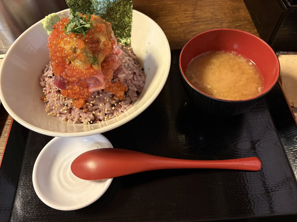 mpmp_0101's tweet photo. ごはん
海鮮丼
いちご大福
もなかアイス
ゆずつけ麺
楽しくたくさん食べました https://t.co/IN4njpttr6