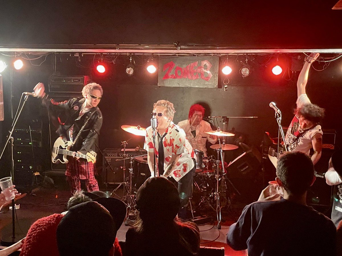 ReddOhta's tweet photo. TOKYO SUBMISSION、明日は西荻窪ピットバーでライブ！

超久しぶり(14年振りくらい？)な曲もやっちゃう予定！！

DMで前売りも受け付けてますのでよろしくお願いします！ https://t.co/IJgmtxMUtp