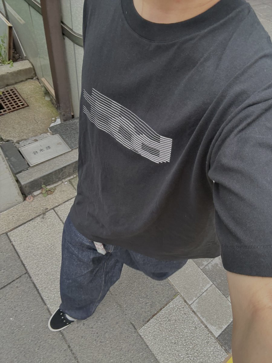 rikuu_722's tweet photo. ロゴ可愛いbottのtee https://t.co/2pZZjtKDWt