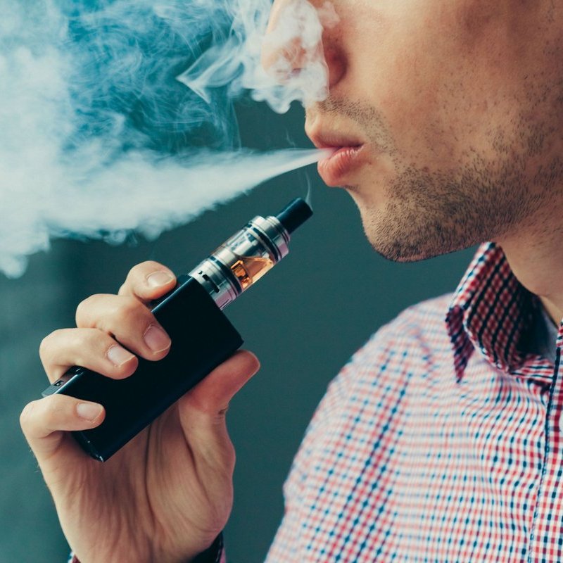 NightSkyToday's tweet photo. JUST IN🚨: Vaping has officially been linked to rare and irreversible lung disease. https://t.co/3ae9e0Ma0i