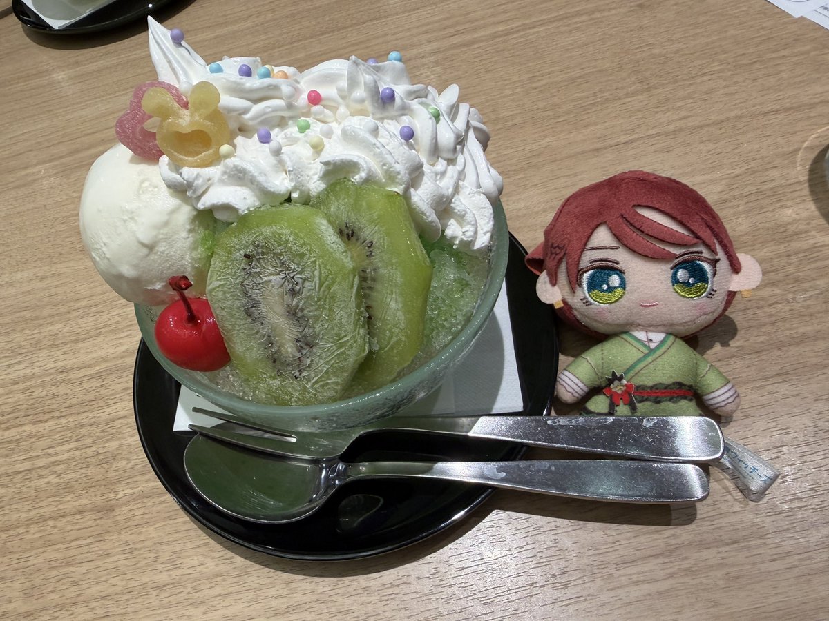 DQGSFF's tweet photo. かき氷食べに来たよ！ https://t.co/9pJCFfC17S