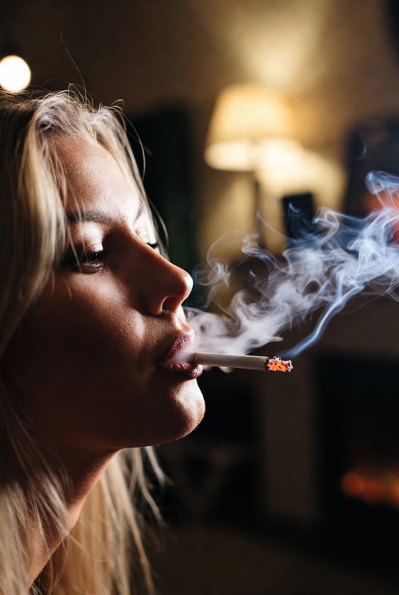 RolfJTS's tweet photo. #smoking #ai https://t.co/Z8UMRxWqNH