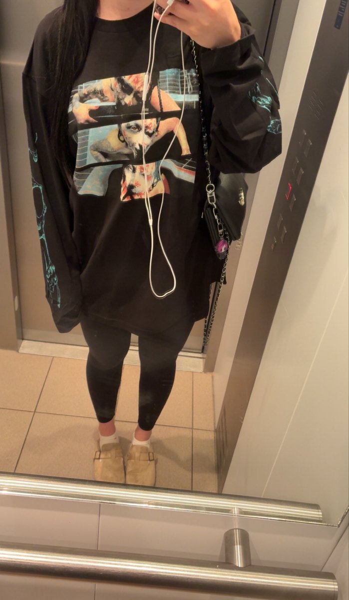 dcdsssx's tweet photo. Im gonna live in this Shirt #madmansesprit #mme https://t.co/qR9EXP7JZ3