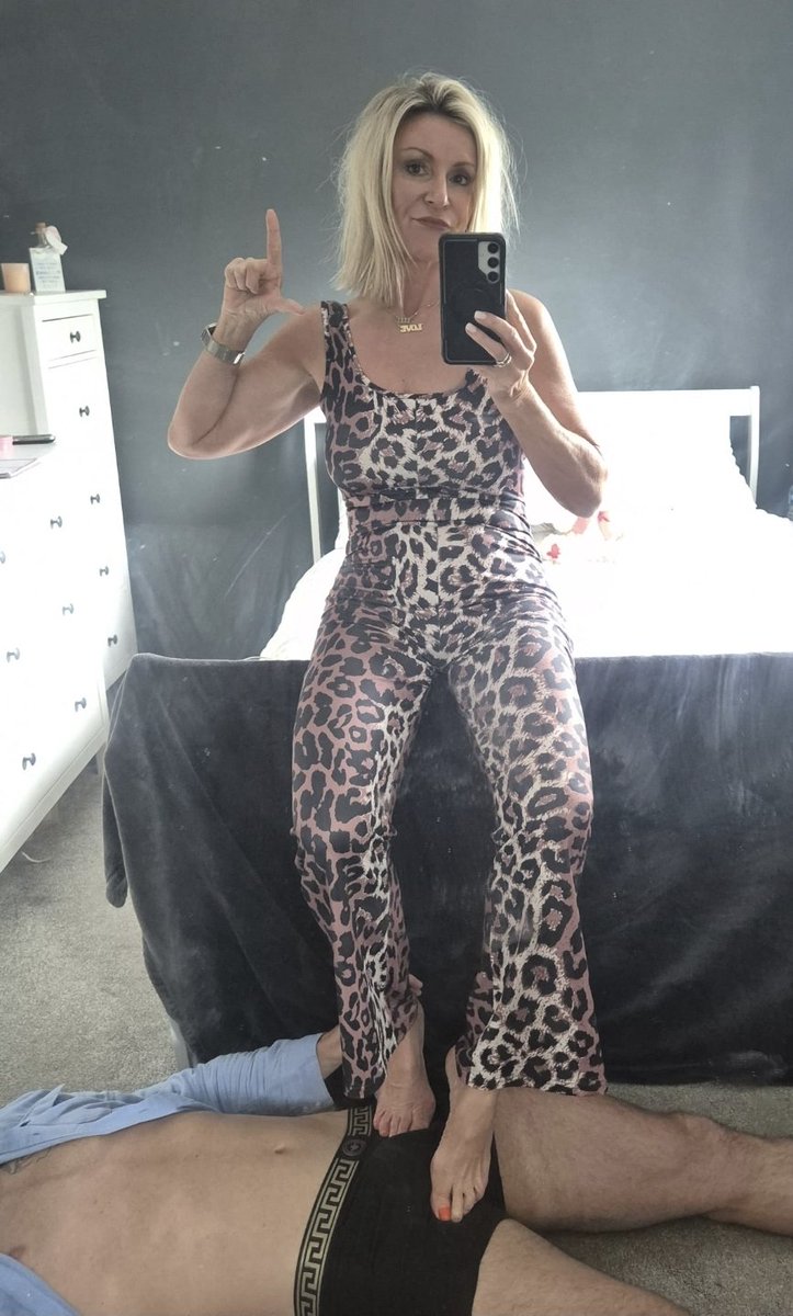 MinxeeMILF's tweet photo. Once a Loser always a Loser! Let me drain your wallet
#loser #simp #drainyou #spoilme https://t.co/wC3APOGEKg