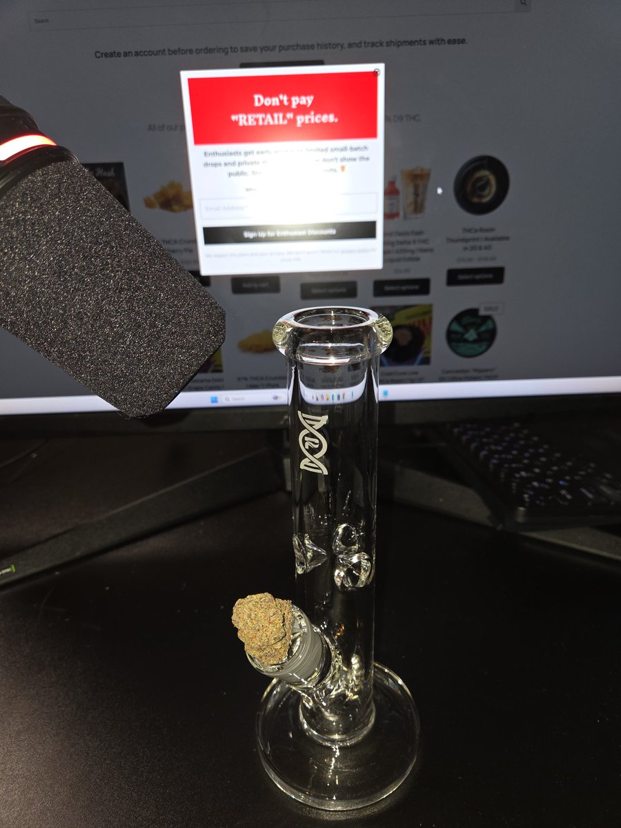 CallmeTHCa's tweet photo. Give Güeys are back!
Win a Brand New In Box Pulsar Core 9" Glass Straight Tube this Monday July 20th, 2026

How To Enter: 
Who are you? Say something,  let me see you. 

Weekly Give Güeys start TODAY!
@CallmeTHCa https://t.co/9LroWKaSis