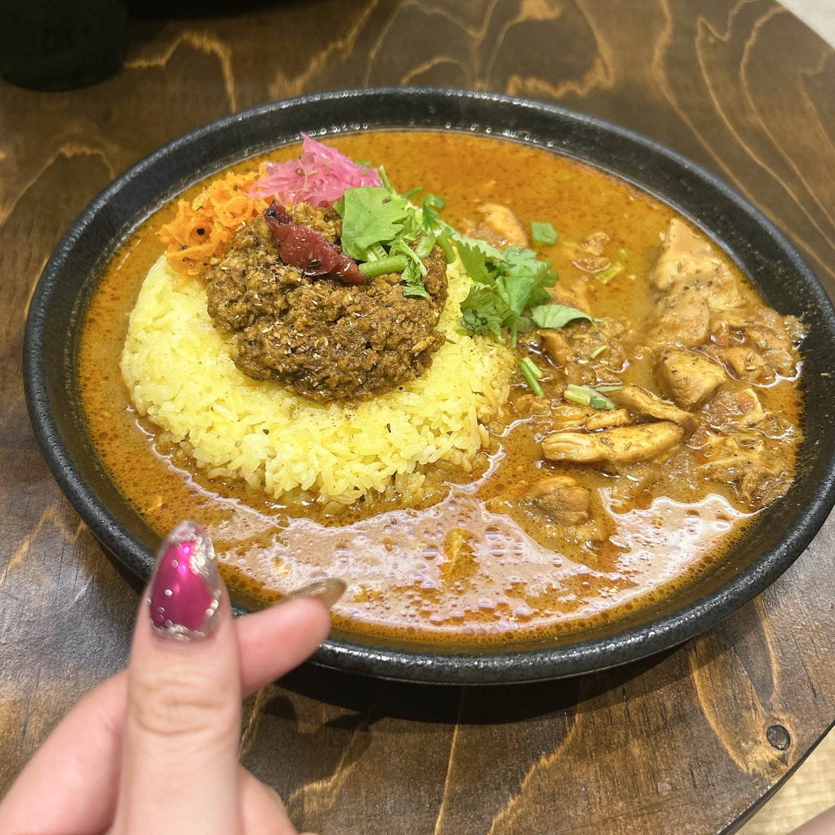 chia0_a's tweet photo. ご飯は周年のハマトスカリーでございやした‼
ご馳走様でーす✨ https://t.co/ss3tgT3lEr