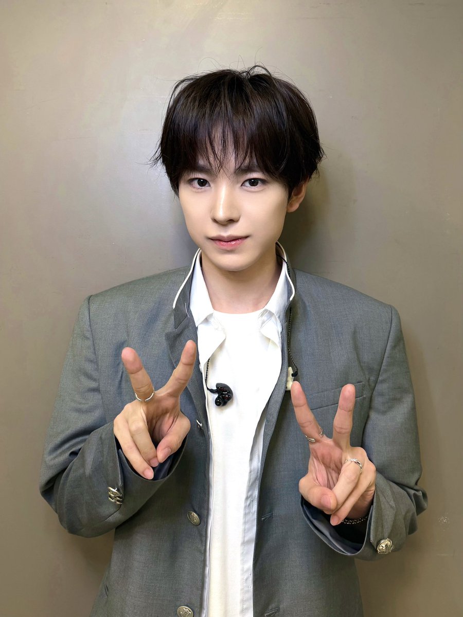 breamislove's tweet photo. 회색 가쿠란 커플 예쁘다 https://t.co/4sN650cz8G