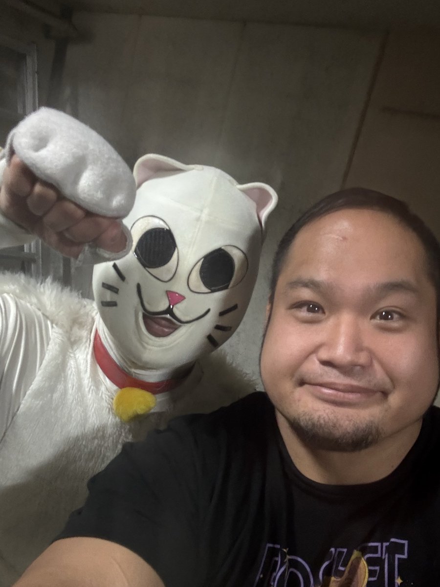 tachimukau_irie's tweet photo. にゃんこキッド選手に久しぶりにお会いできて嬉しかったなー！😆

今回も訪問プロレス楽しかった！😆
ありがとうございましたー！

#訪問プロレス https://t.co/p68gCI2NIp