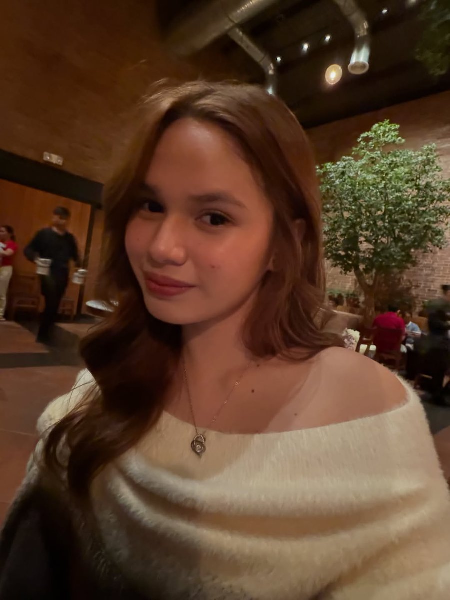 gmanetwork's tweet photo. #AshleySarmiento is absolutely stunning in her latest photos! 😍✨  

📷: ashleysarmiento__ / Instagram https://t.co/zDhOfzLH7F