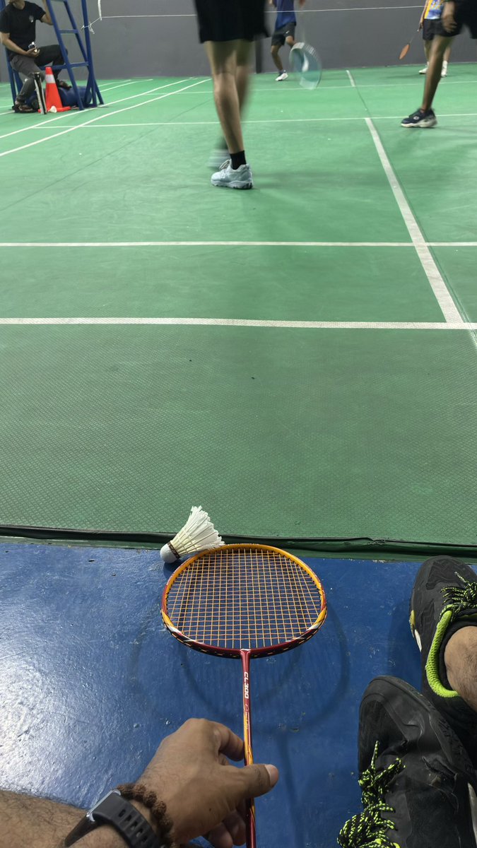 fb8yvu's tweet photo. Shuttle cock enaknya di pukul apa di sayang yah ?

Ga tegaa 😆
#badmintontime https://t.co/AomPuc8t6S