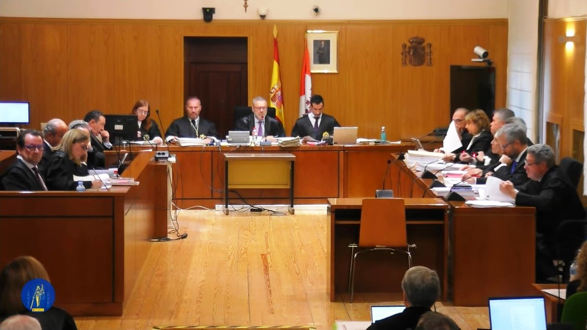 laperiodista_es's tweet photo. 🖍️LO QUE PASA

Medio año sin sentencia de la 'Trama Eólica'
▶️Sobre la agilidad judicial, dilaciones, prevaricaciones e inhabilitaciones varias.
▶️El próximo martes se cumplen seis meses del «visto para sentencia» mientras asistimos a otros fallos emitidos en tiempo récord
#tribunales #castillayleon #cyl #corrupcion
https://t.co/kpZTTSftSu