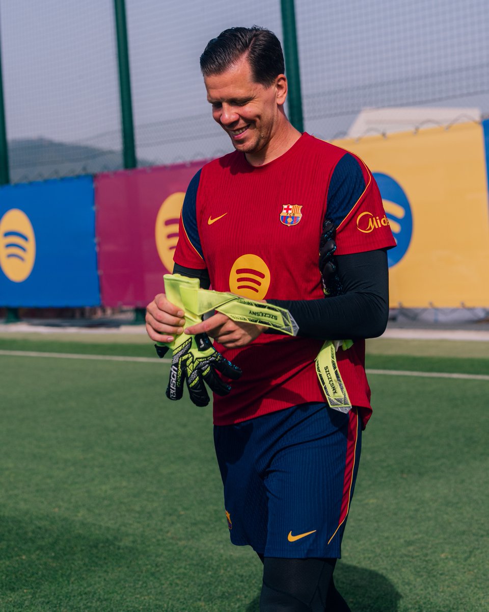 FCBarcelona_cat's tweet photo. Tek sempre amb un somriure! ☺️ https://t.co/MXuBHW4bdg