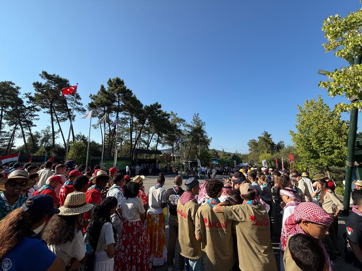 meozkaya's tweet photo. 18 farklı ülkeden gelen 750 izci ve izci lideriyle 2. Türk İzci Toyu’nda bir araya gelmenin mutluluğunu yaşadık.

Köklerine bağlı, ufku açık, vatanına ve milletine sevdalı nesillerin yetişmesine katkı sunan bu anlamlı organizasyonda emeği geçen herkesi gönülden tebrik ediyorum.

Birliğimiz, kardeşliğimiz ve ortak değerlerimiz daim olsun. 🏕️🇹🇷 

#TürkİzciToyu #İzcilik