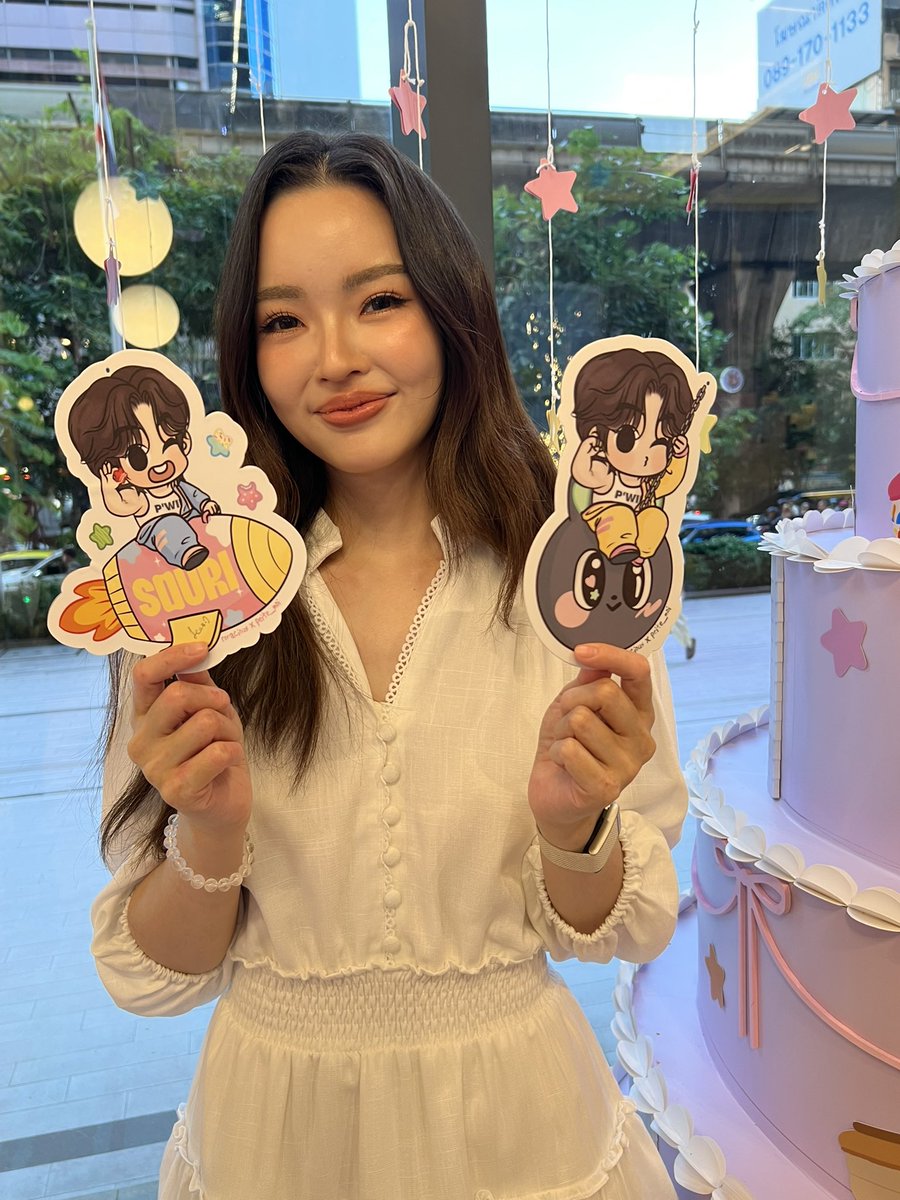 ronacious's tweet photo. Ice with P’Win and N’Win 🤭
WIN SOURI 6TH BIRTHDAY
#SOURI6thBirthday
#StarLikeAStar #winmetawin
#kasanant https://t.co/y3KDllYn31