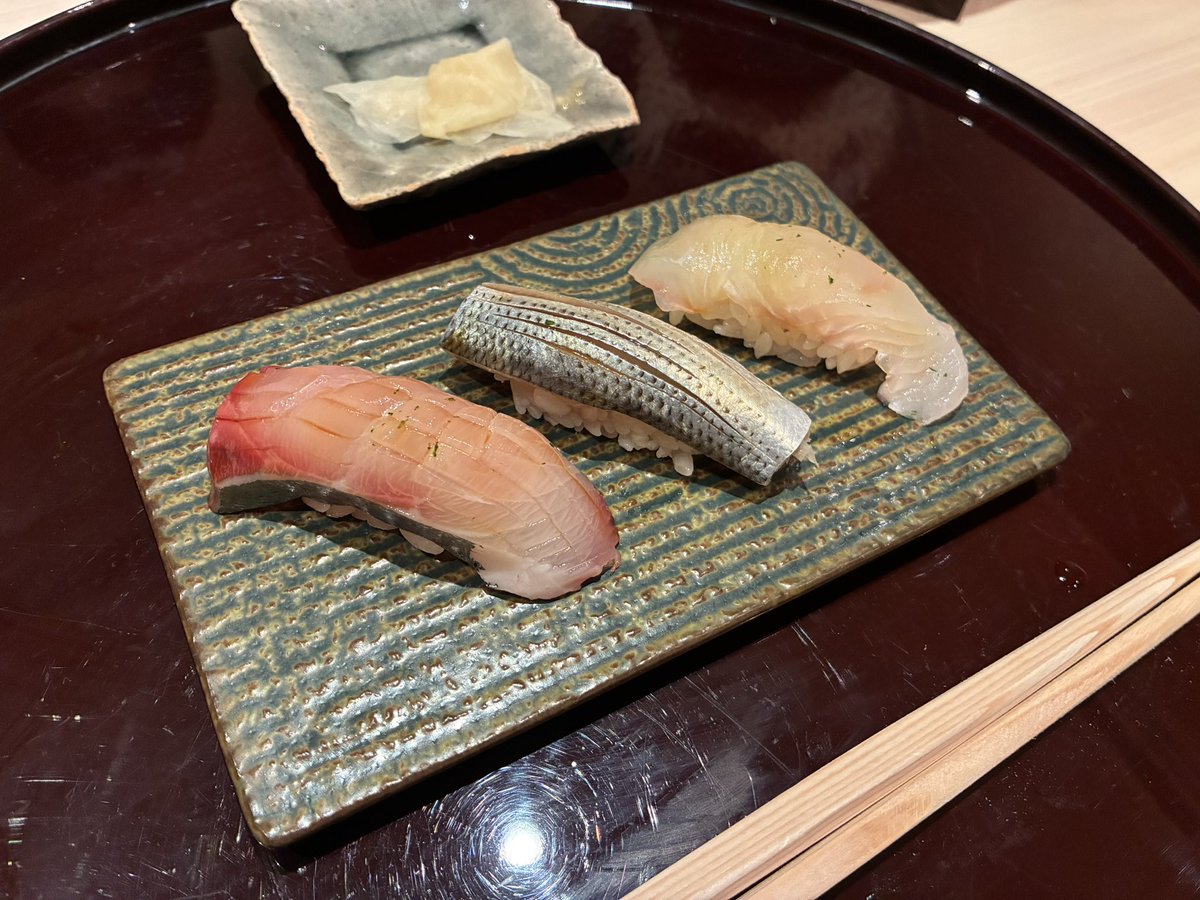 okamonvf5962's tweet photo. 今日はちょっとお高いお鮨です😋 https://t.co/s8eFVmbJLv