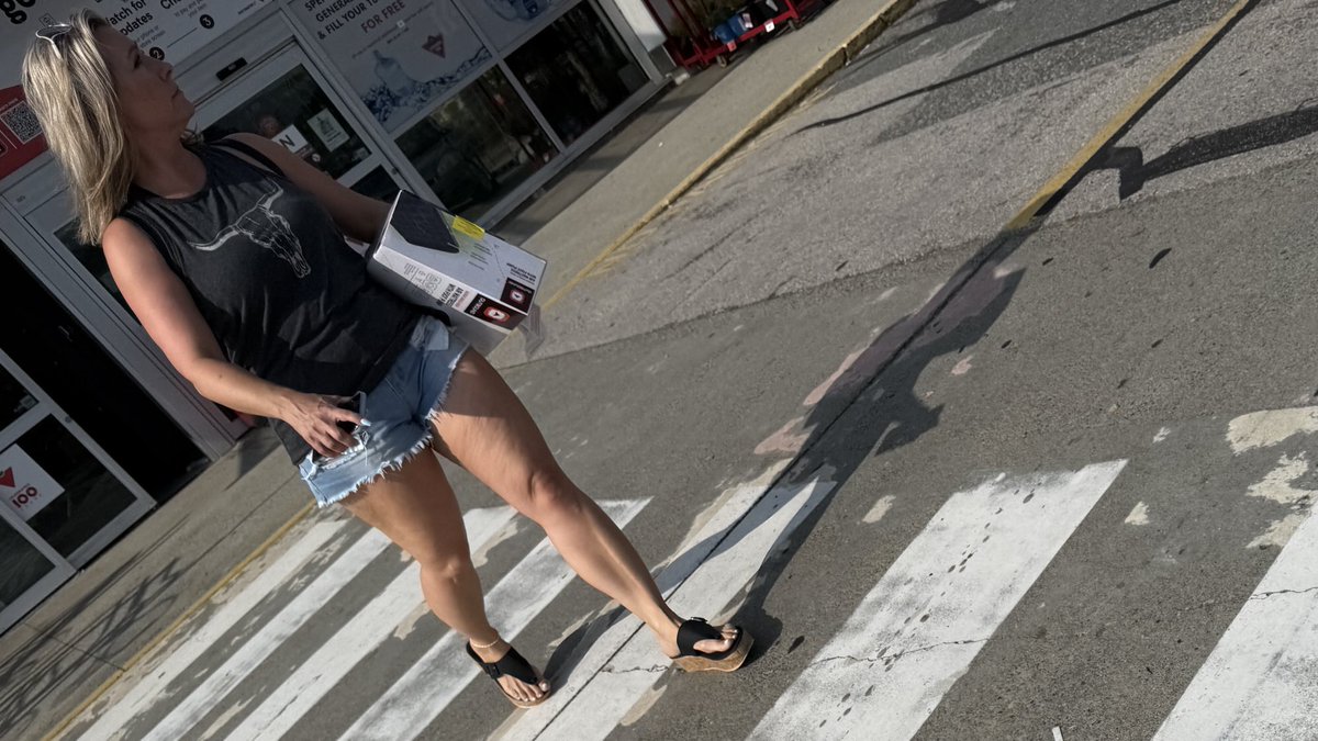 Betty Barefoot tweet media