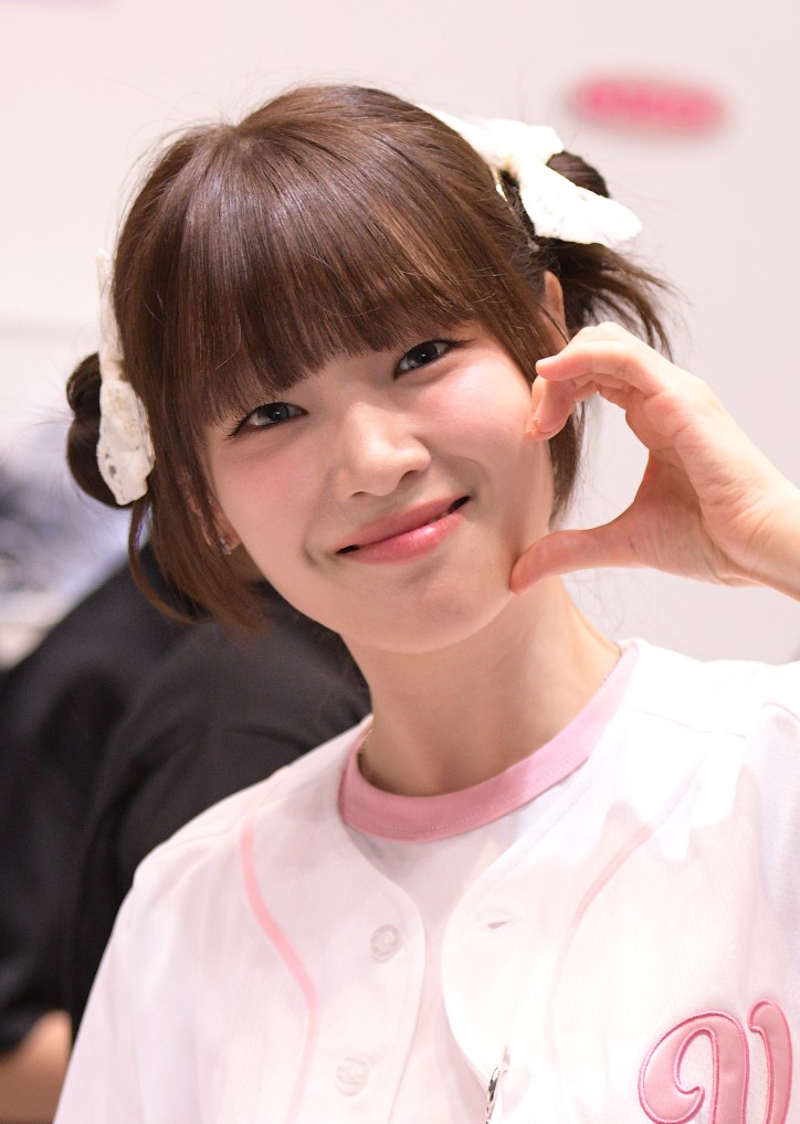 skybeads2's tweet photo. 오마이걸 x MOMOI [CLOSER TO YOU] POP-UP 팬사인회 승희 preview
#오마이걸 #승희 #OHMYGIRL #SEUNGHEE https://t.co/6xEQ8qmNC2