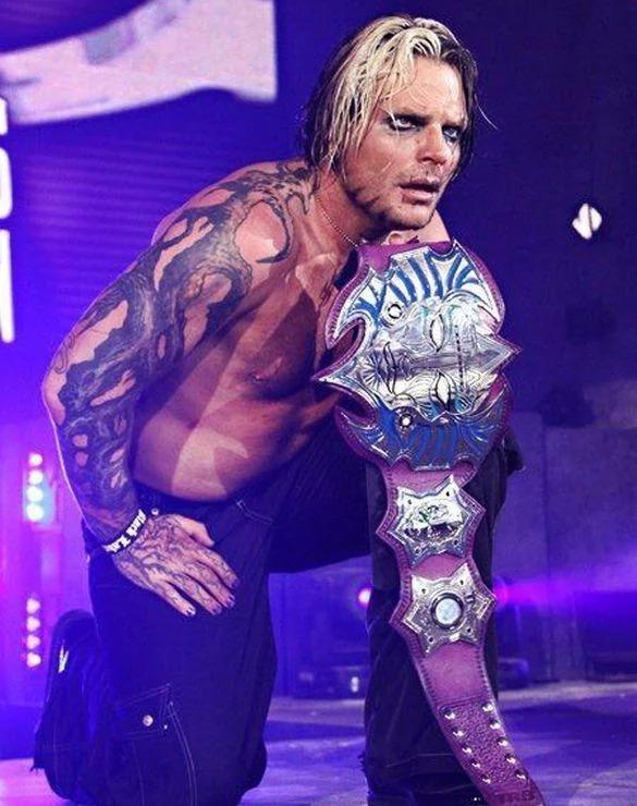 xerxes_us's tweet photo. @FadeAwayMedia This was his best gimmick but the most embarrassing at the same time https://t.co/D4jaYBF8kM