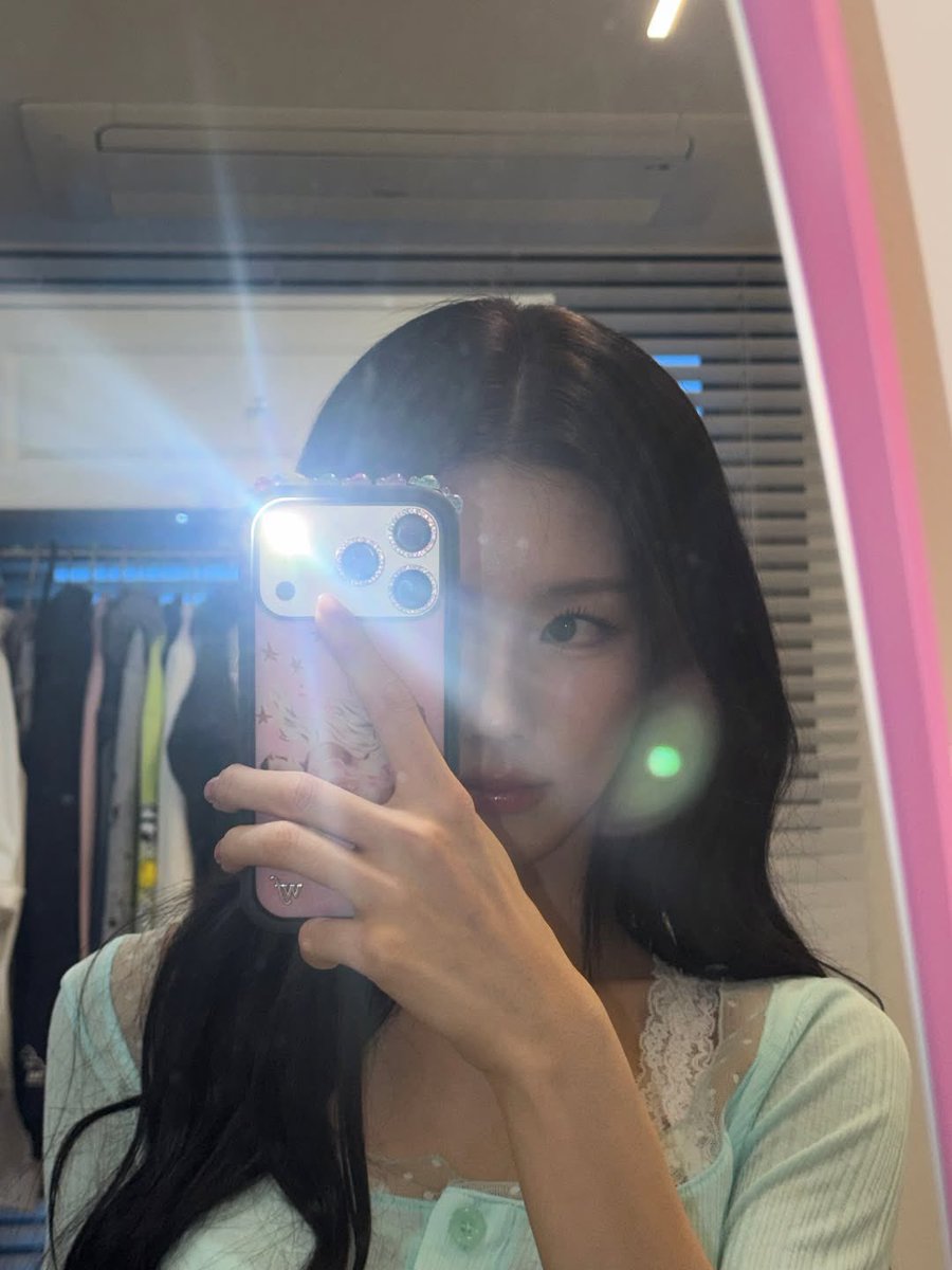 ׁ𝓜iyeon ⚝ tweet media