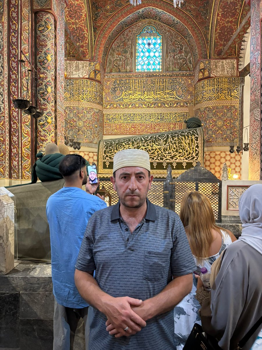 esadsari1's tweet photo. İnsanlar
insanların içinde 
insana hasret yaşarlar https://t.co/TrtzTCF671