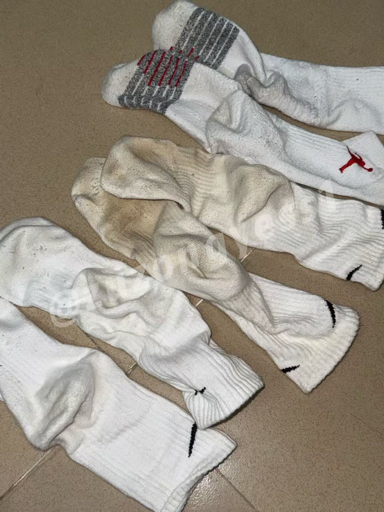 zuzongyes11's tweet photo. 【窥屏到主动加少爷掏脑调教🧠】
傻逼男同都觉得脚袜是第二性器官🦶少爷抖腿竖中指足以让你沉沦 加上粗口羞辱和白给直接让你脑子炸裂🤯
💰～语音、视频粗口调教｜🦶🧦录制完整～定制｜yw🧦🩲🩳｜收🏧🐶
👇
～加V门槛：Fann699🚪49.9💰送录制
#粗口辱骂 #上贡奴 #爆控 #少爷 #账单奴 #挨骂 https://t.co/afkfPuG78j