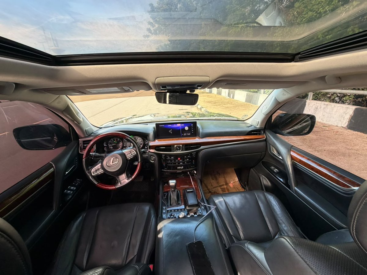 Samuelb18334623's tweet photo. ⚠️MOST WANTED⚠️ 

Looking for a premium SUV that stands out? 

The 2016 Lexus LX570 delivers unmatched comfort, a powerful V8 engine, and legendary reliability.

PRICE; 60M OnLy 💰 

LuXurY MeeTs PoWeR💥

AbuJa LoKaTioN📍 https://t.co/hpAhdSn7yF