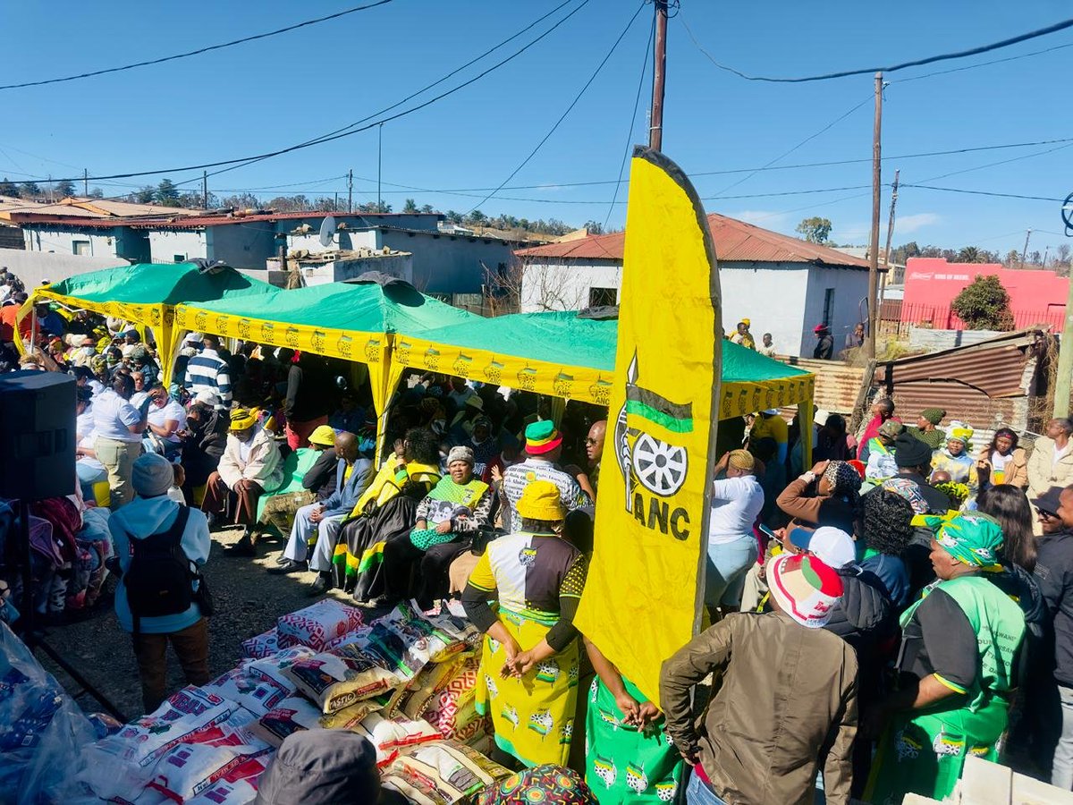 ANCFS's tweet photo. ANCFS Provincial Secretary, Cde Polediso Motsoeneng, honoured the memory of Cde Mamosela Lucy Mosia (Nkgono Khwekhwe) through an act of service and community upliftment. In the spirit of Nelson Mandela Day, he handed over a newly built home to Mosia's family on behalf of the ANC https://t.co/i5beHoCqYx