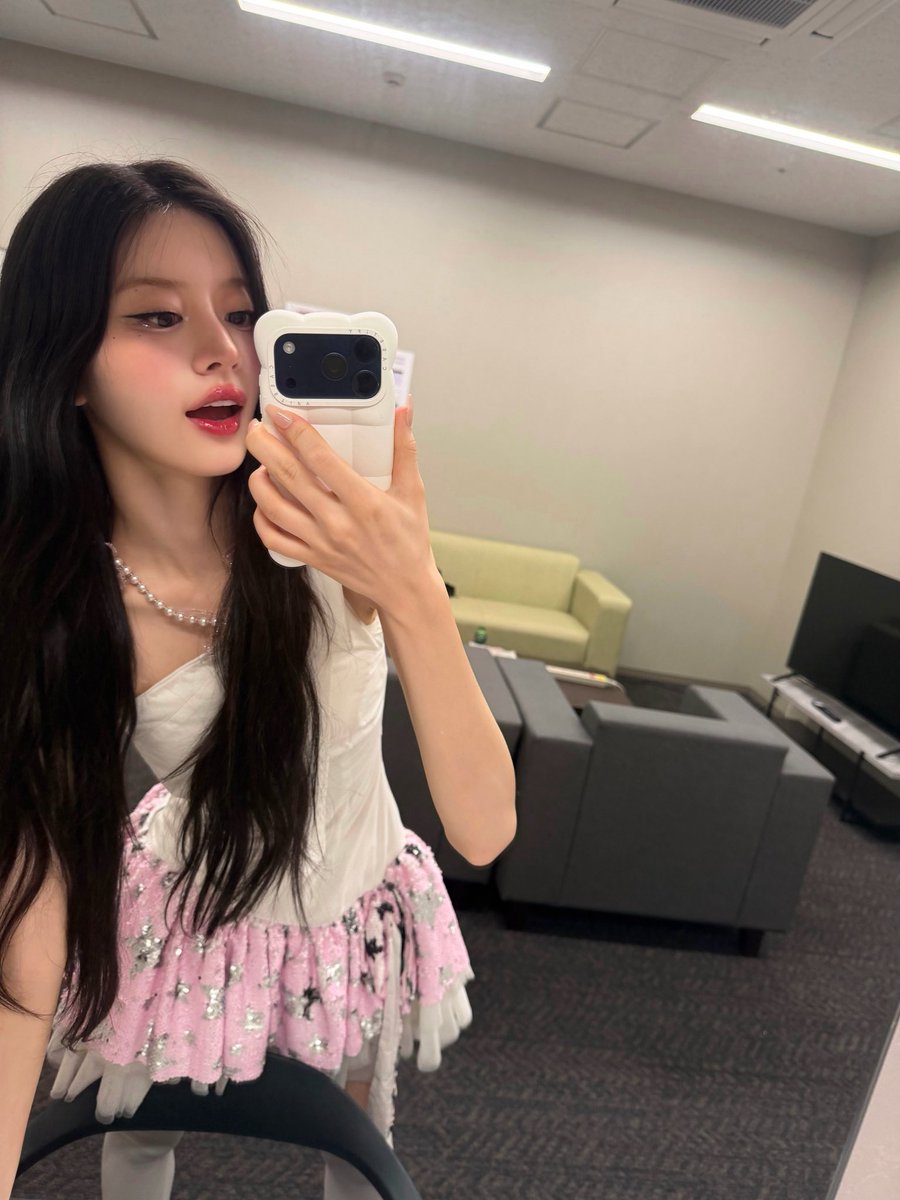 poriforyou's tweet photo. 260718 아일릿 위버스 #민주 

고베 1일차..⭐
今日みんなで楽しんでくれてありがとう❤️ https://t.co/xAQBbUgWKh