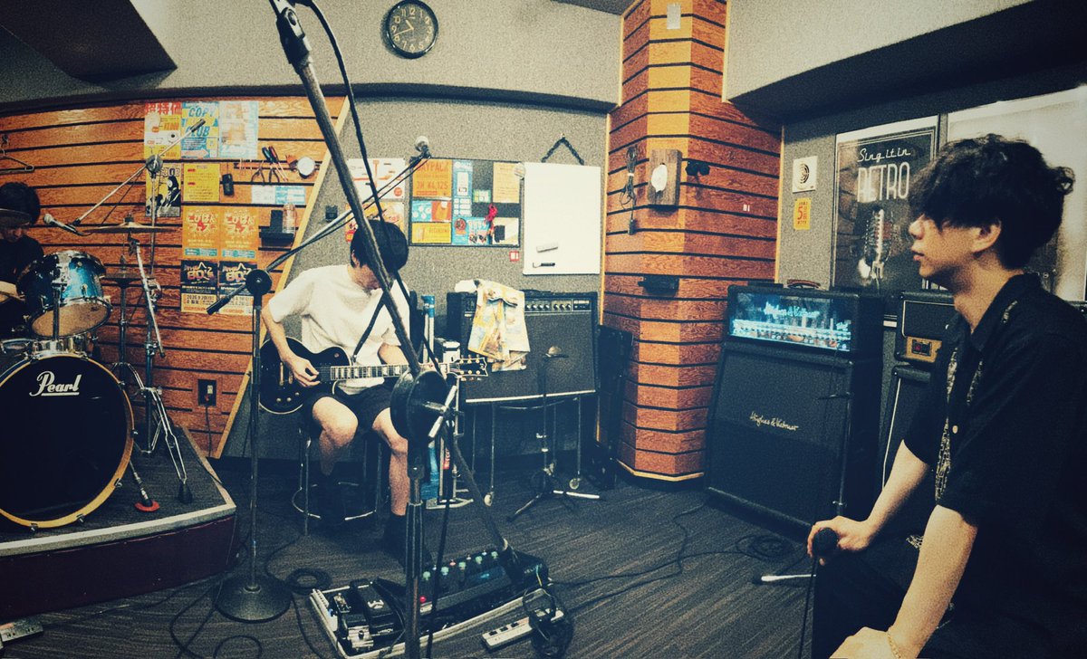 marocks_'s tweet photo. 本日はoffsetリハスタでした。最近まさひろさんの御御足が眩しくて目のやり場に困ってます😣💦 https://t.co/hOCUJ3bpsm