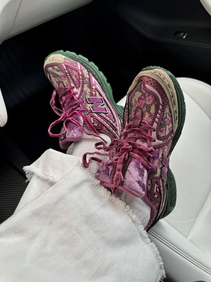 VitaIndriaw0eo's tweet photo. MAAF NORAKK 😭 Jujur ini sepatu beneran definisi "sekali lihat langsung jatuh cinta" 🩷 https://t.co/S09OTTKhUZ