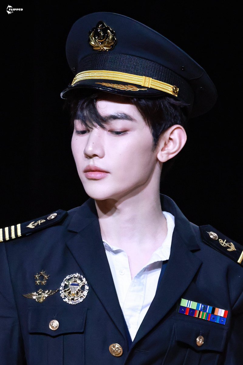 flipped_bbhh's tweet photo. 260718 팬싸 HQ

너무 잘 생겼어요ㅠㅠㅠ

#장하오 #ZHANGHAO #章昊 #ジャンハオ
#AND2BLE   #앤더블 https://t.co/5IcOzMjtF5