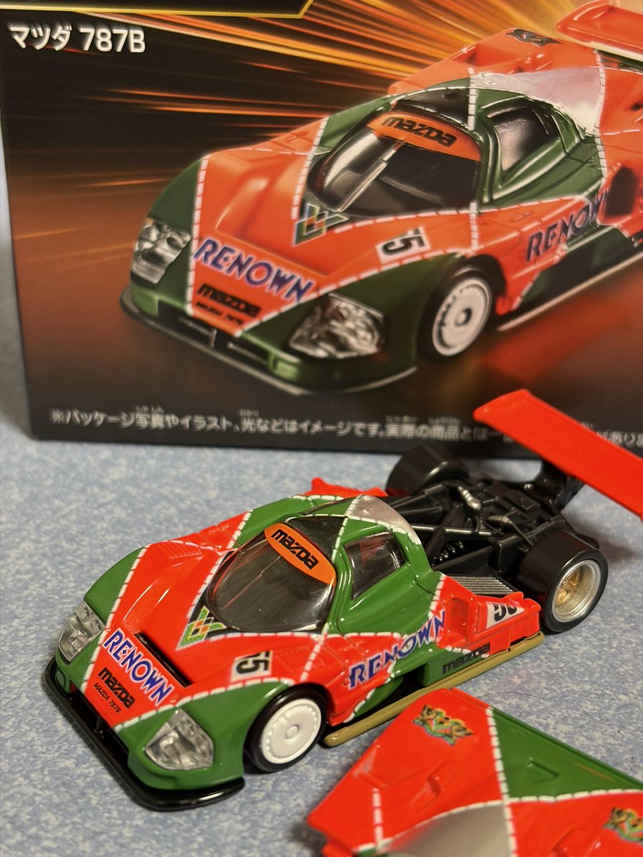 Incomplete_DM's tweet photo. 理由としてみたマツダ787B。エンジンカウルを開けることができる https://t.co/gappu6EE8J