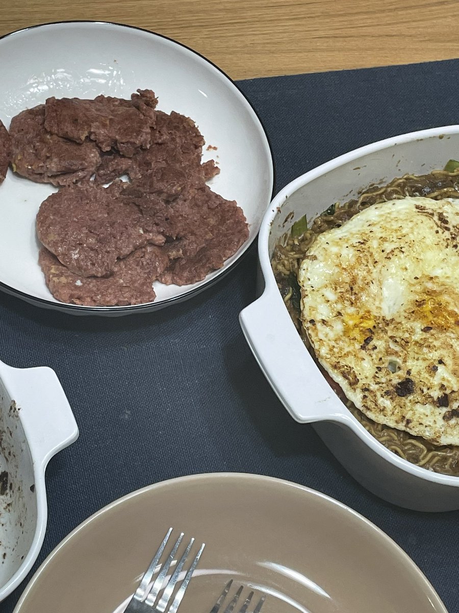 drcnchaotic's tweet photo. Mie goreng daging rusa 🦌 + kornet

G nyangka enak pt. 2 https://t.co/D8fN2ic8v5
