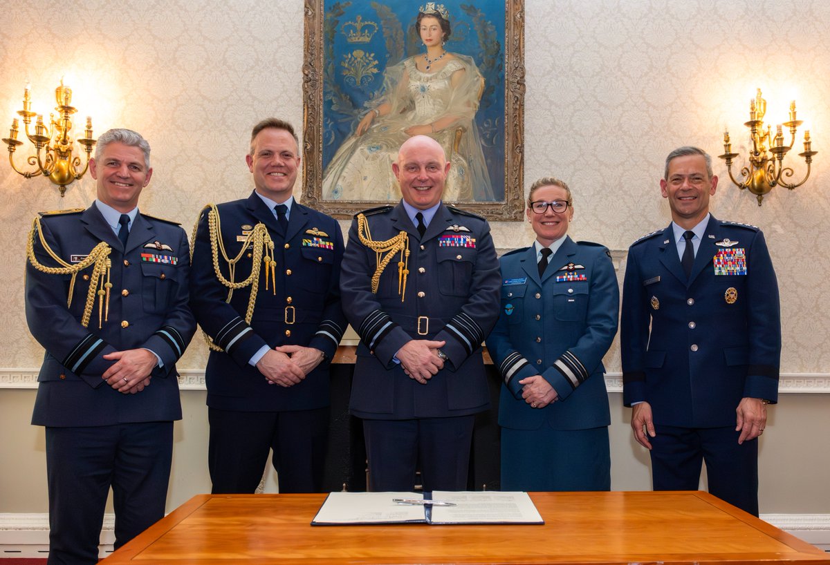 OfficialCSAF's tweet photo. Grateful to @ChiefofAirStaff for hosting another productive Five Eyes meeting. Our discussions focused on interoperability, capability development, and operational collaboration to enhance allied readiness and strengthen collective defense. @CAF_Australia @NZAirForce @RCAF_ARC https://t.co/078FVuWByo