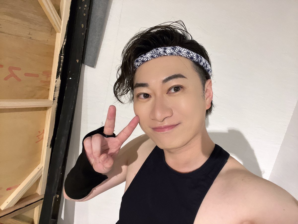 omathi1014Issei's tweet photo. 本日もご来場誠にありがとうございました🏃‍♂️‍➡️

安定の伶音⭐️
素晴らしかった‼️笑

いよいよ明日が千秋楽‼️
あっという間‼️

みんなと沢山ハイタッツできて嬉しい☺️
明日も待ってます♪

#萬腹企画
#封印壊除2026
#スーパーいっせいタイム https://t.co/ZYVpy1ucRp