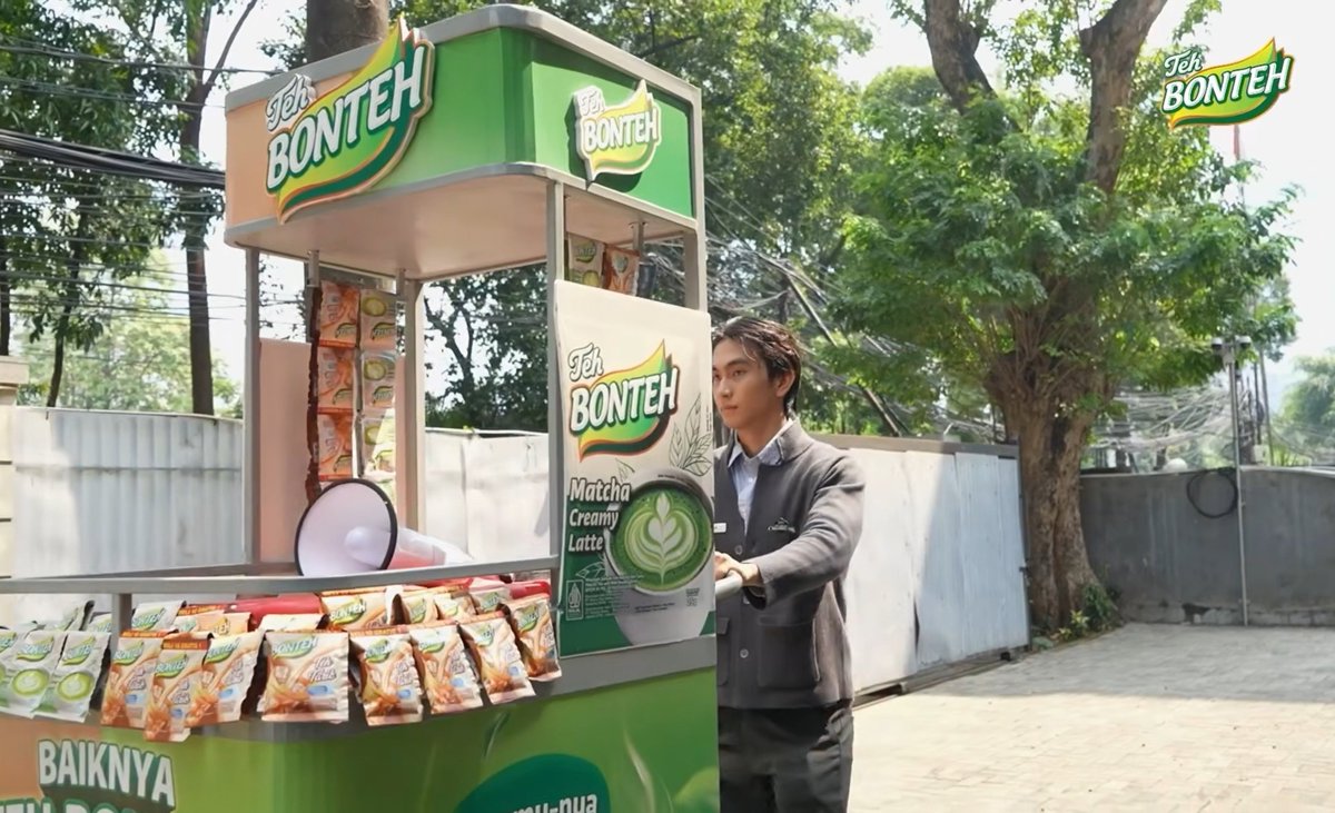 bbebeluck's tweet photo. Ketawa bangettt waktu ayden muncul di iklan ini 😭😭 https://t.co/UHvCNR7KWh