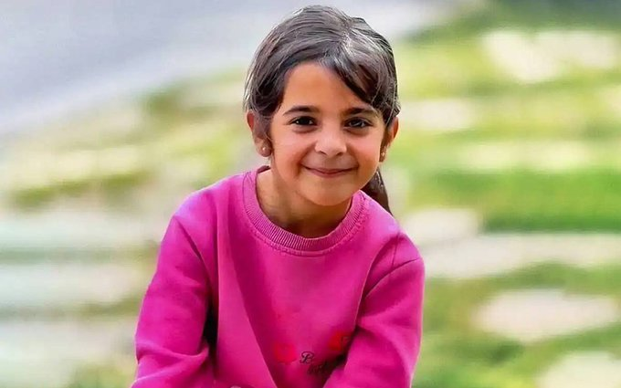 _tevhidgundemi's tweet photo. Katledilen Narin Güran ve ailesi için adalet çağrısı sürüyor  

🔻Narin dosyasında üzeri örtülen gerçeklerin ortaya çıkarılmasını, yeniden yargılama yapılmasını ve adaletin sağlanmasını talep eden Güran ailesi, 19 Temmuz Pazar günü saat 18.00'de İstanbul Şişhane Meydanı'nda düzenlenecek basın açıklamasında yeniden yargılama çağrısında bulunacak.