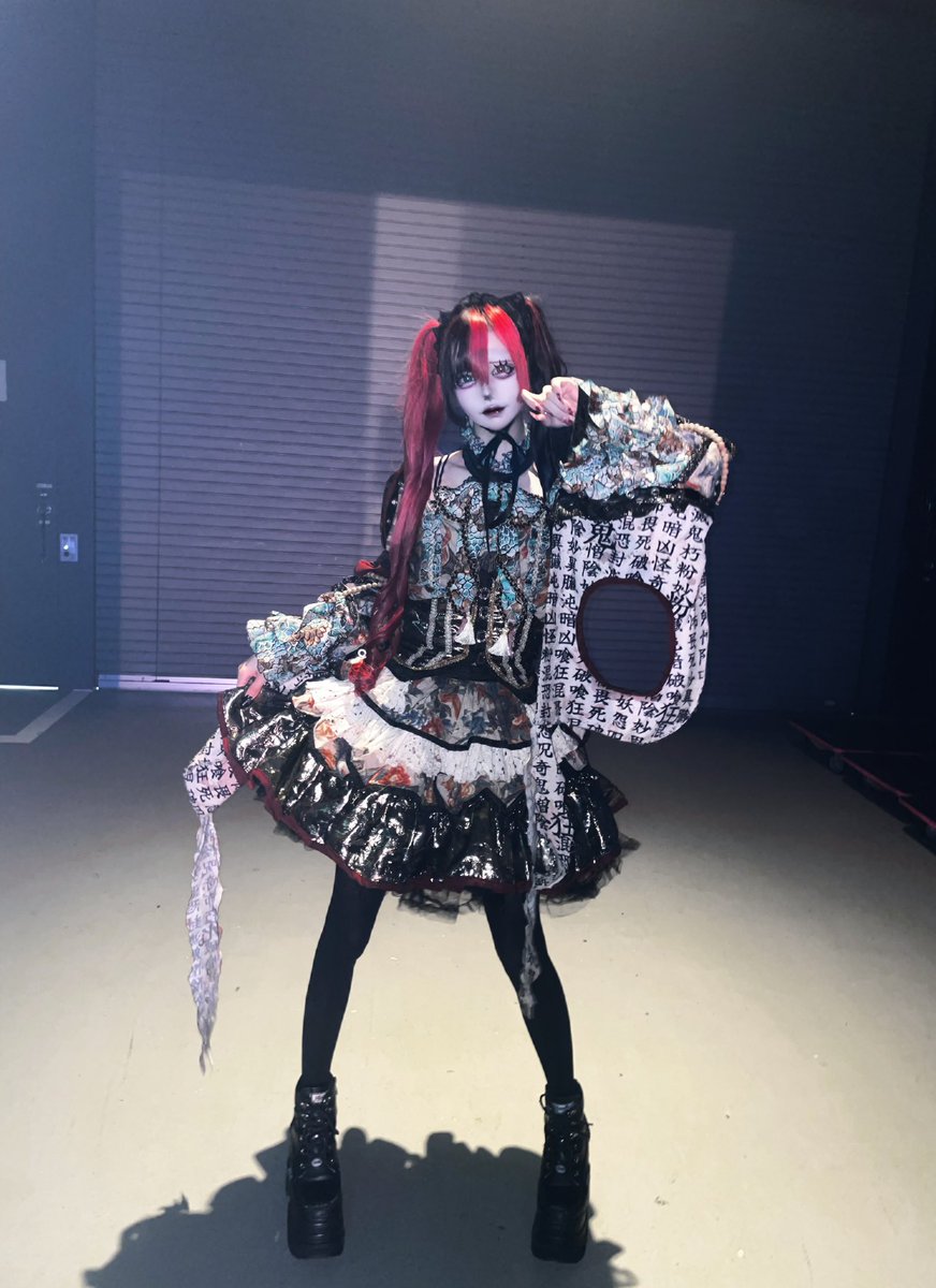 amechamadesu's tweet photo. 君と縁結ぶ紙の上で繋ぐ赤い糸 https://t.co/Tf2Qef7bUm