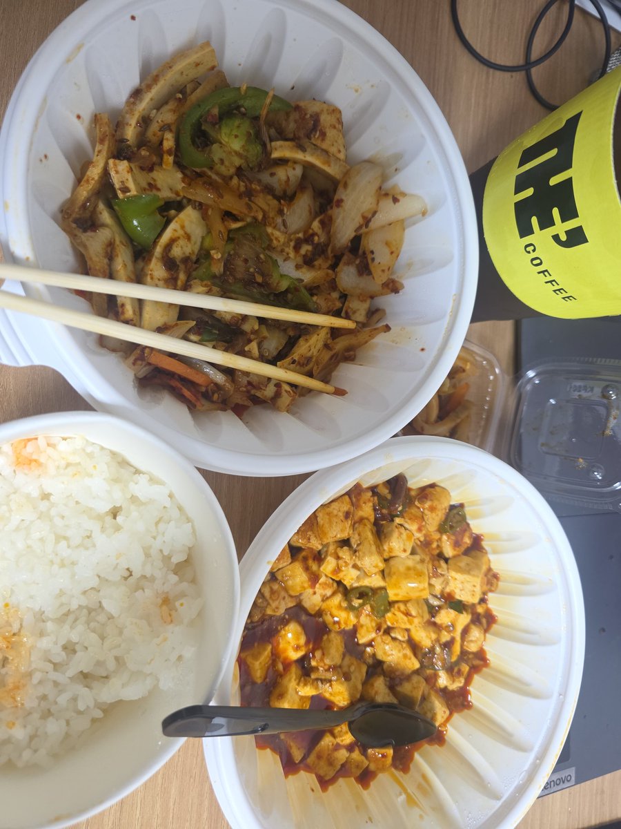 choco_mint_kk's tweet photo. 놀라운 사실 쯔란 겁나 먹고 혀 마비된 상태에서 아메리카노 먹으니까 디게 짠맛으로 변함... 방금 알게됨 https://t.co/u94wgCyWee