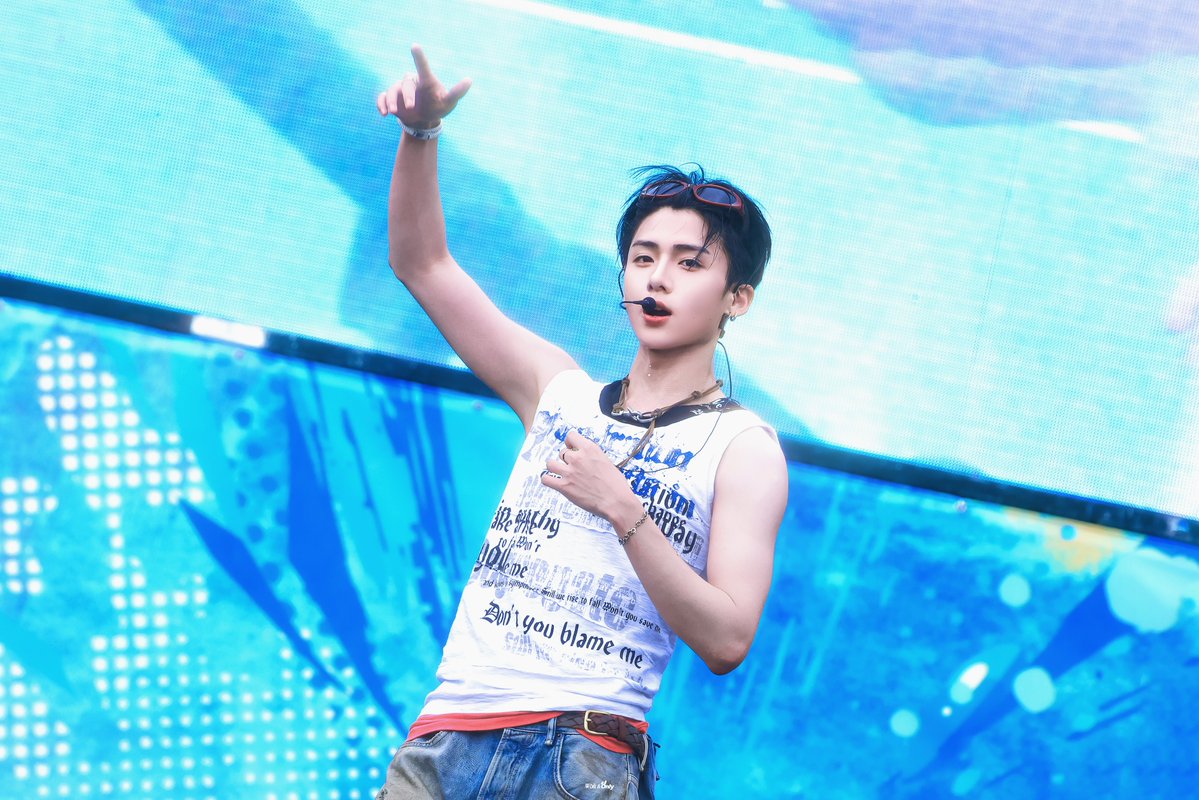WonAndOnly0508's tweet photo. 260718 Water Music Pool Party

🌊

#SANGWON #상원 
#LEESANGWON #이상원 
#ALPHADRIVEONE   #알파드라이브원 https://t.co/5PfvBcXcKV