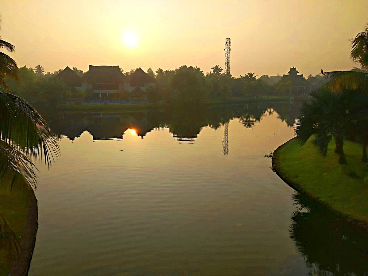 KarulkarSameer's tweet photo. Any reflection photos to share?

Amidst with your own thoughts...

#theme_pic_india_riverside https://t.co/zcgrswsvaj