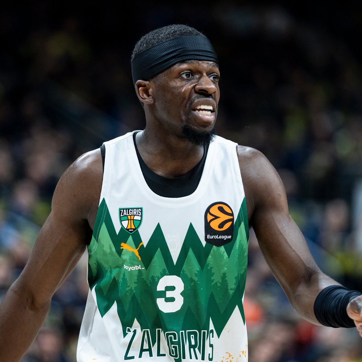 EurohoopsTR's tweet photo. 🚨 Panathinaikos, Sylvain Francisco için yeniden devrede.

👀 ASVEL'in yaşadığı mali belirsizliğin ardından Yunan ekibi, sezon başında da kadrosuna katmak istediği Fransız oyun kurucuya ilgisini tazeledi.

🤔 ASVEL'in mali sorunlarını çözmesini bekleyen Francisco ise bu aşamada takımdan ayrılmak için bir baskıda bulunmuyor.

(via BeBasket)