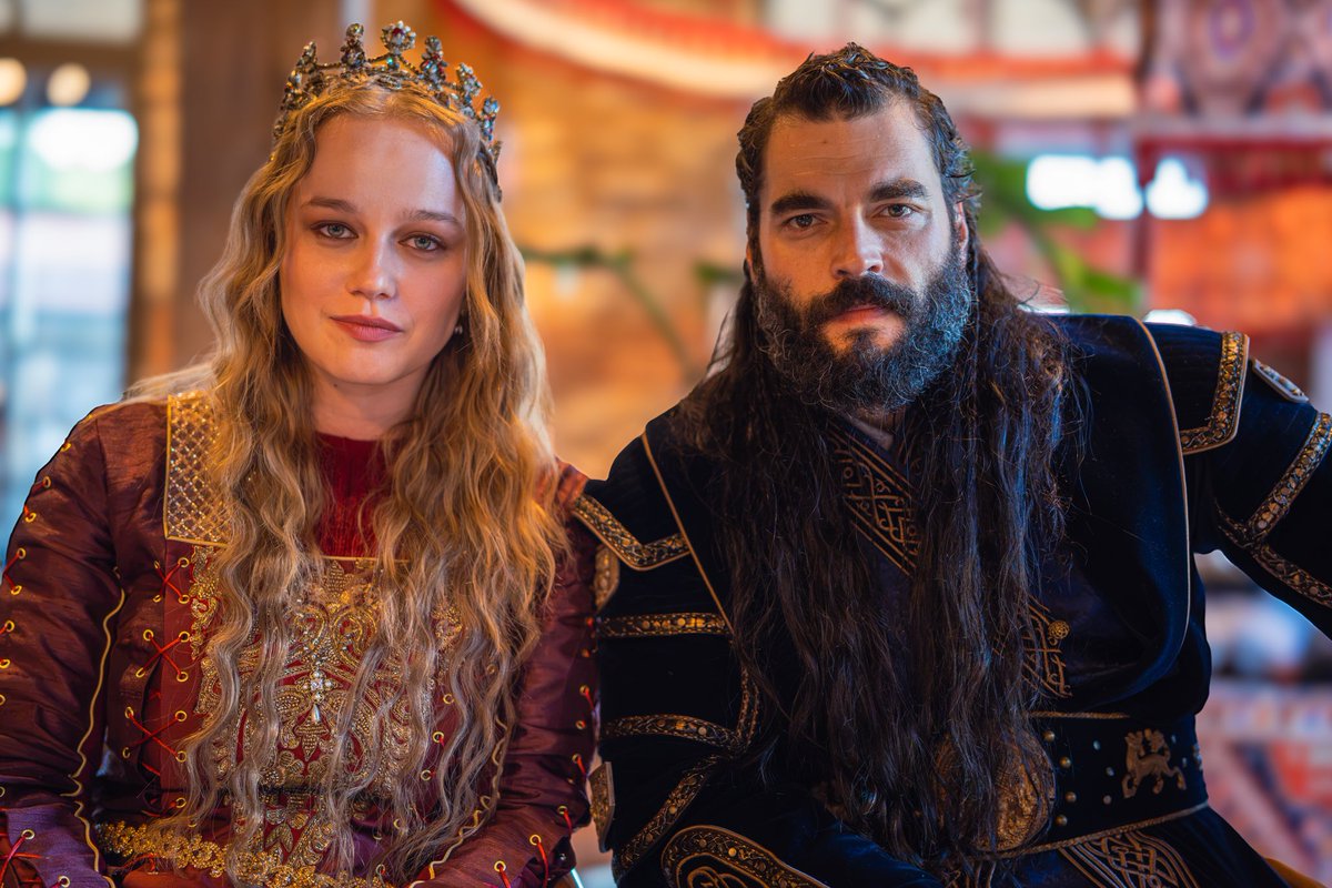 bozdagfilm's tweet photo. Bozdağ Film’den Tarihi ve Aşkı Buluşturan Yeni Bir Dizi!

Ekranlara Yeni Bir Soluk Getirecek Aşk Ve Taht İçin Geri Sayım Başladı!

Aşk Ve Taht Yakında Atv’de!

Detaylar için👉 https://t.co/ycVYsQnEnj

@atvcomtr @askvetahtatv https://t.co/rGZ9dWC1An