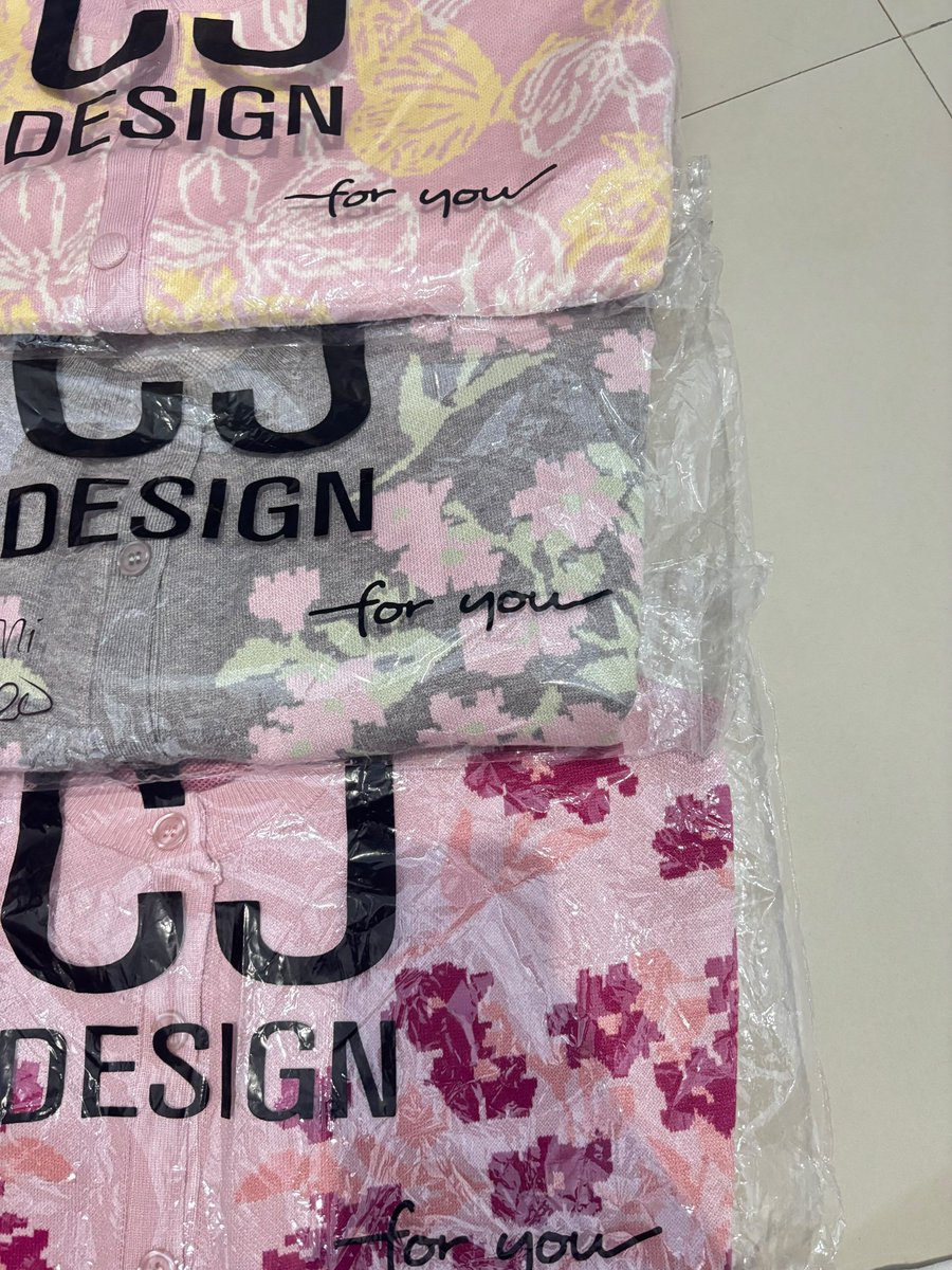 yuJajandiShopee's tweet photo. ada yang minat knit ori from bkk gak yaaaa 🥹🥹 
*fullpay oyen free admin
*feel free tanyaa2
kalo mau dispill, nanti aku tag yaaaa https://t.co/wb0JLzUQ6O