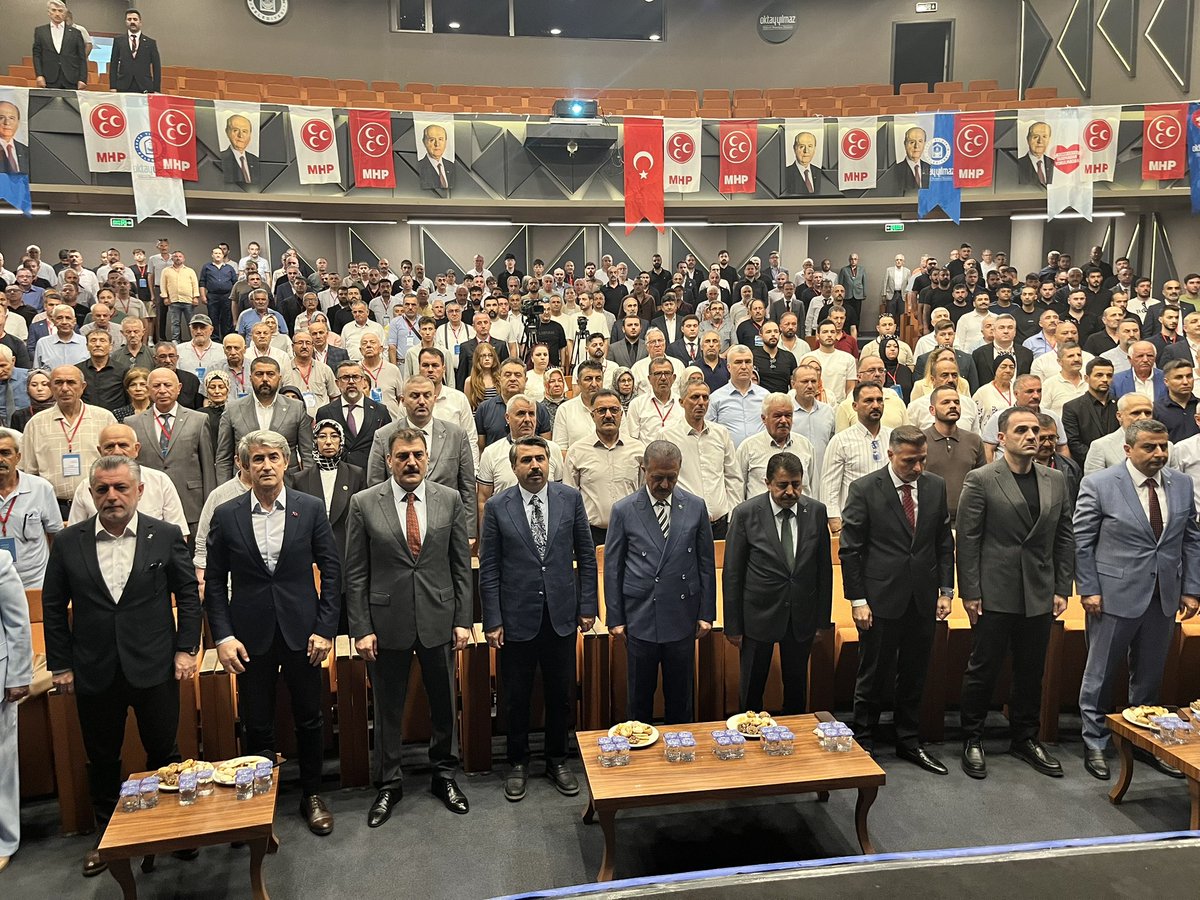buyukataman's tweet photo. Kardeşlik Kalbimizde, Gelecek Aklımızda 🇹🇷

Yıldırım İlçe Kongremizi dava arkadaşlarımızın yoğun katılımıyla gerçekleştirdik. 
Hayırlı olmasını diliyor, İlçe Başkanlığına seçilen Kadir Taşçı ve yönetimini tebrik ediyorum. https://t.co/2HLDFD6u0X
