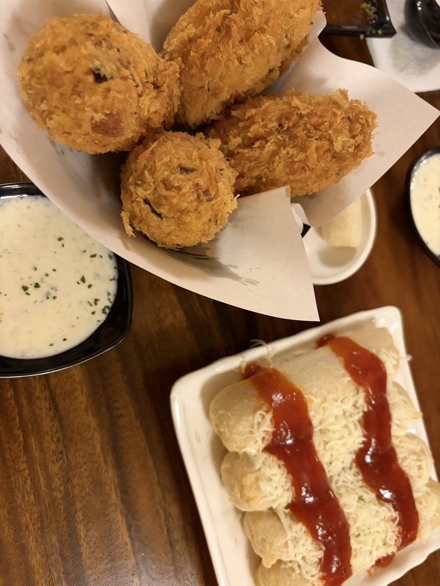 kkyun___'s tweet photo. #유준상은다이어트하느라못먹는음식 

유트친들 셋이서 오뎅조지기 🍢 https://t.co/NJMqcf8Vwf
